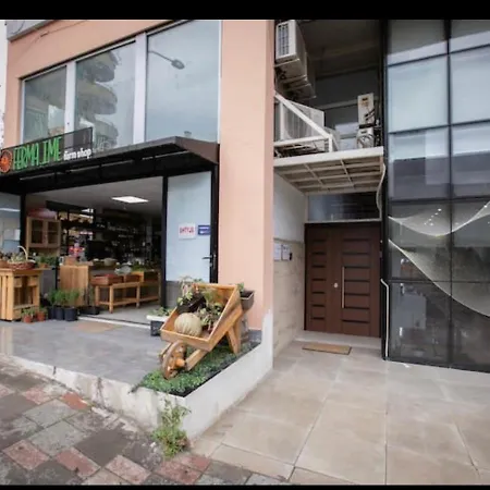 アパート Cozy Flat Near The Air Albania Stadium