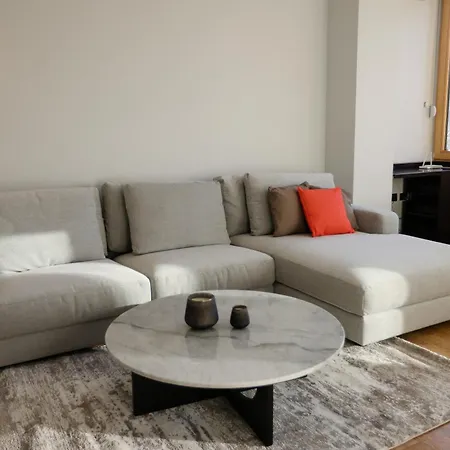 公寓 Cozy Flat Near The Air Albania Stadium