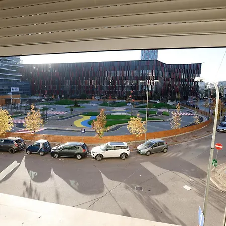 Cozy Flat Near The Air Albania Stadium 公寓 *