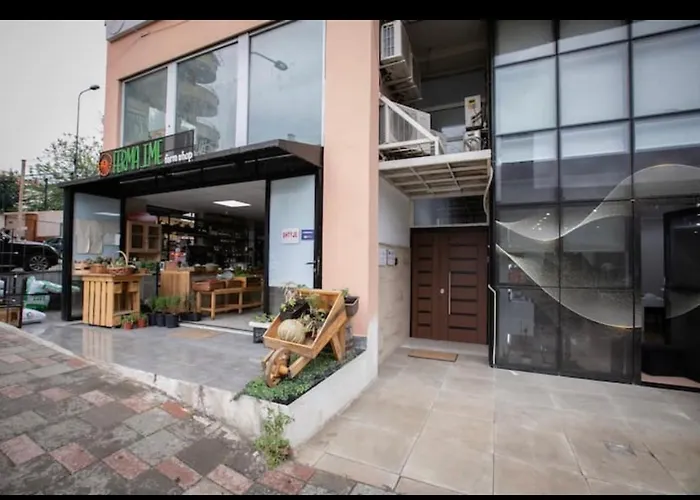 公寓 Cozy Flat Near The Air Albania Stadium