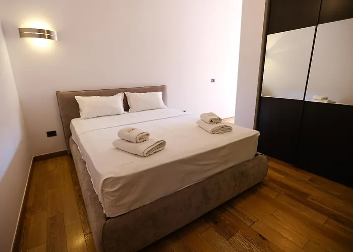 Cozy Flat Near The Air Albania Stadium 公寓